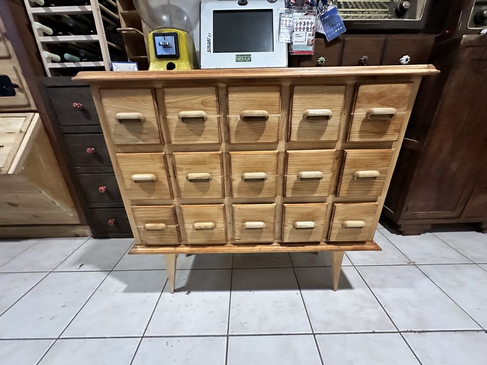 Moveis de mercearia antigos recuperados, Tulhas, balcões…