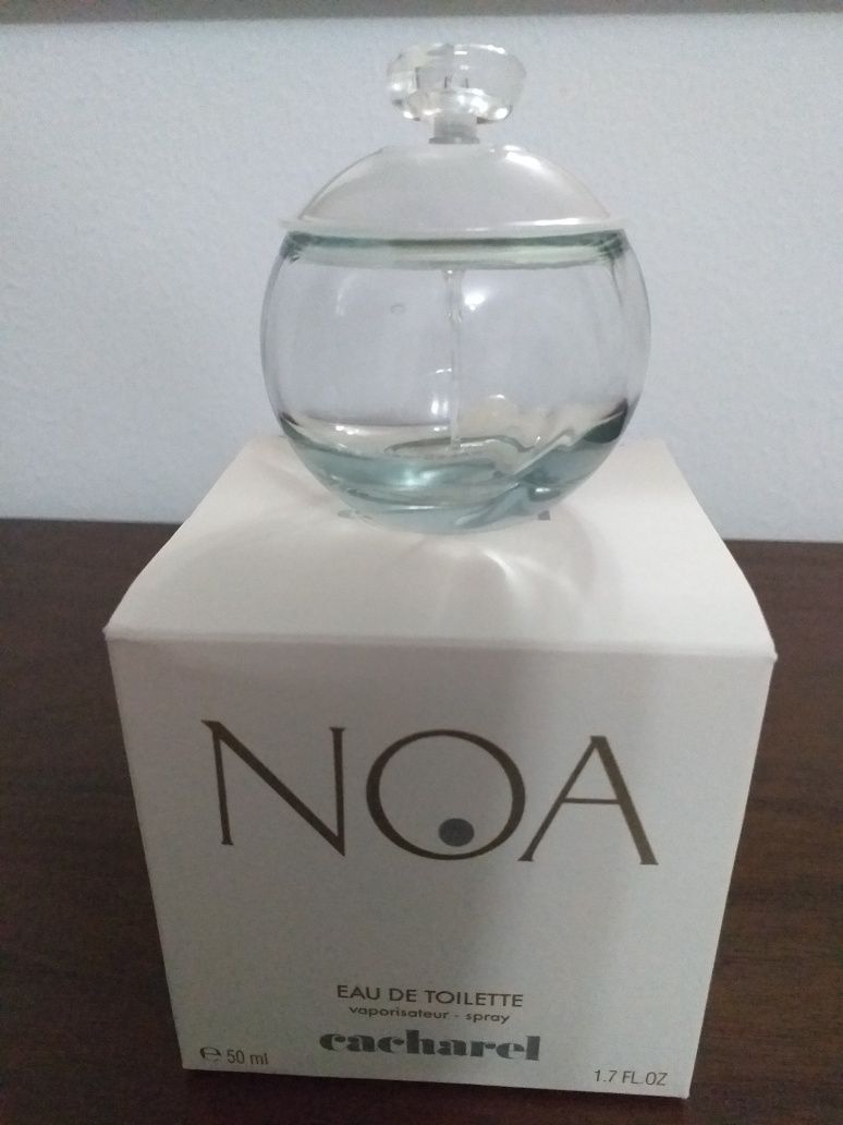 Frasco de Perfume Vazio "NOA" Com Caixa