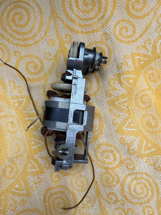 Двигун мотор міксера «Рось»