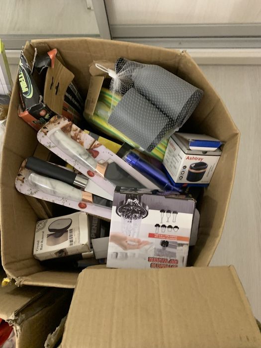 Лот електроніки та товарі для дому