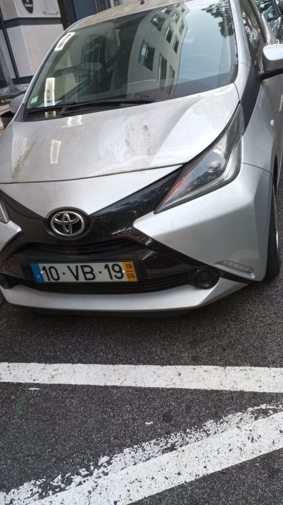 Vendo Toyota Aygo quase novo