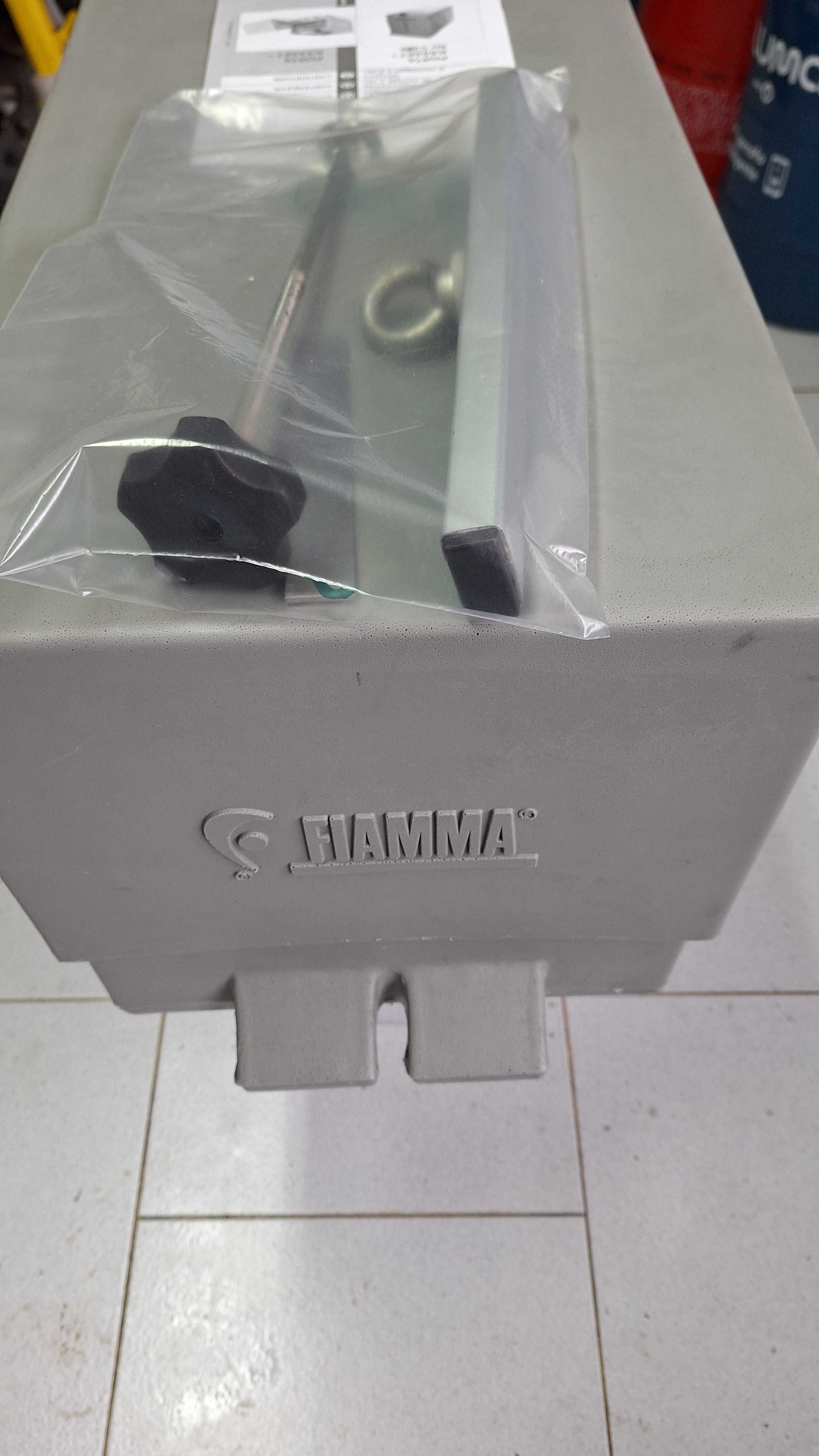caixa  para instalação de segunda cassete de wc sob a autocaravana