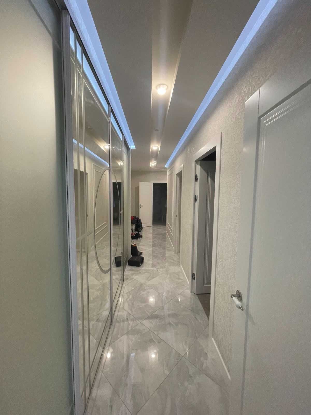 Продаж 3к квартири 83.8 кв. м ЖК  Вишиванка дизайнерський ремонт