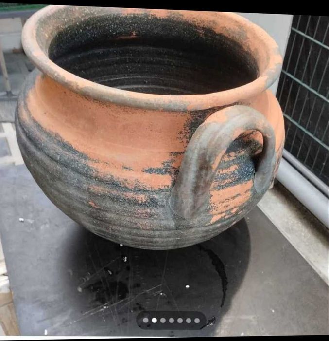 Vaso em barro de grandes dimensões