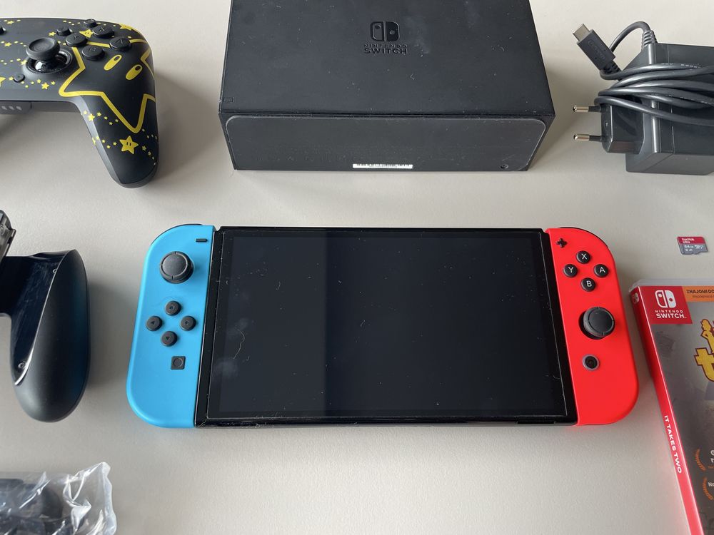 Konsola Nintendo Switch Oled + Dodatki