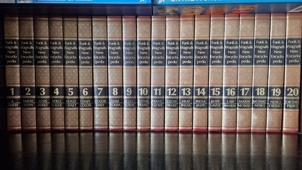 Funk & Wagnalls New Encyclopedia (Coleção Completa)