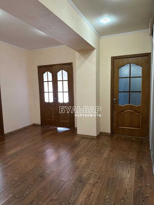 Продам 3 к.кв - 124м2, Центр, Залесская 5, Павловка, Клочковская