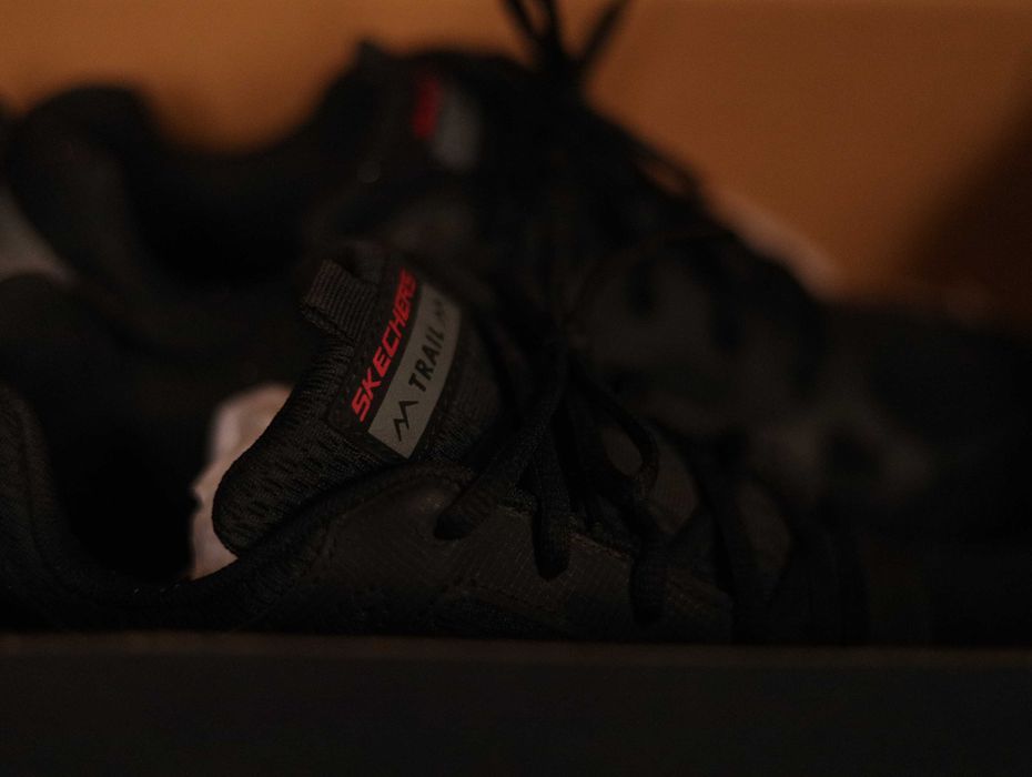 Осень зима кроссовки 39 размер Skechers, водонепроницаемые.