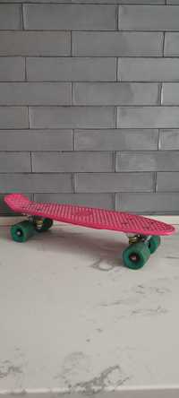 Розовый детский скейт