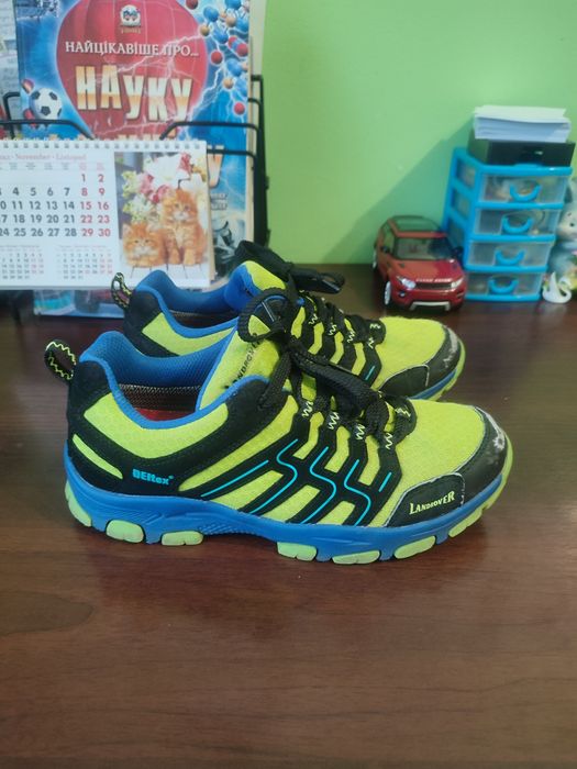 Кросівки на хлопчика 37р,  стелька 23,5см