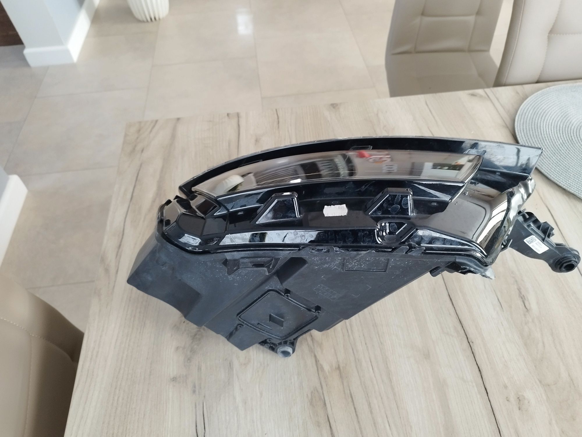 Lampa prawa Skoda Kamiq 22r.