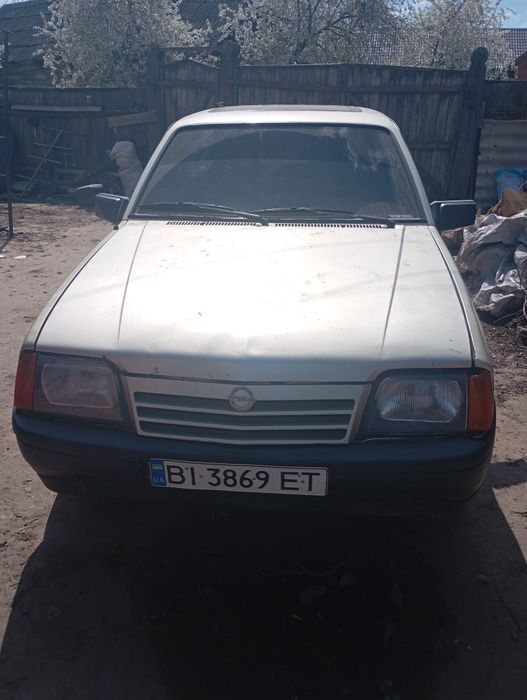 Продам Опель Аскона