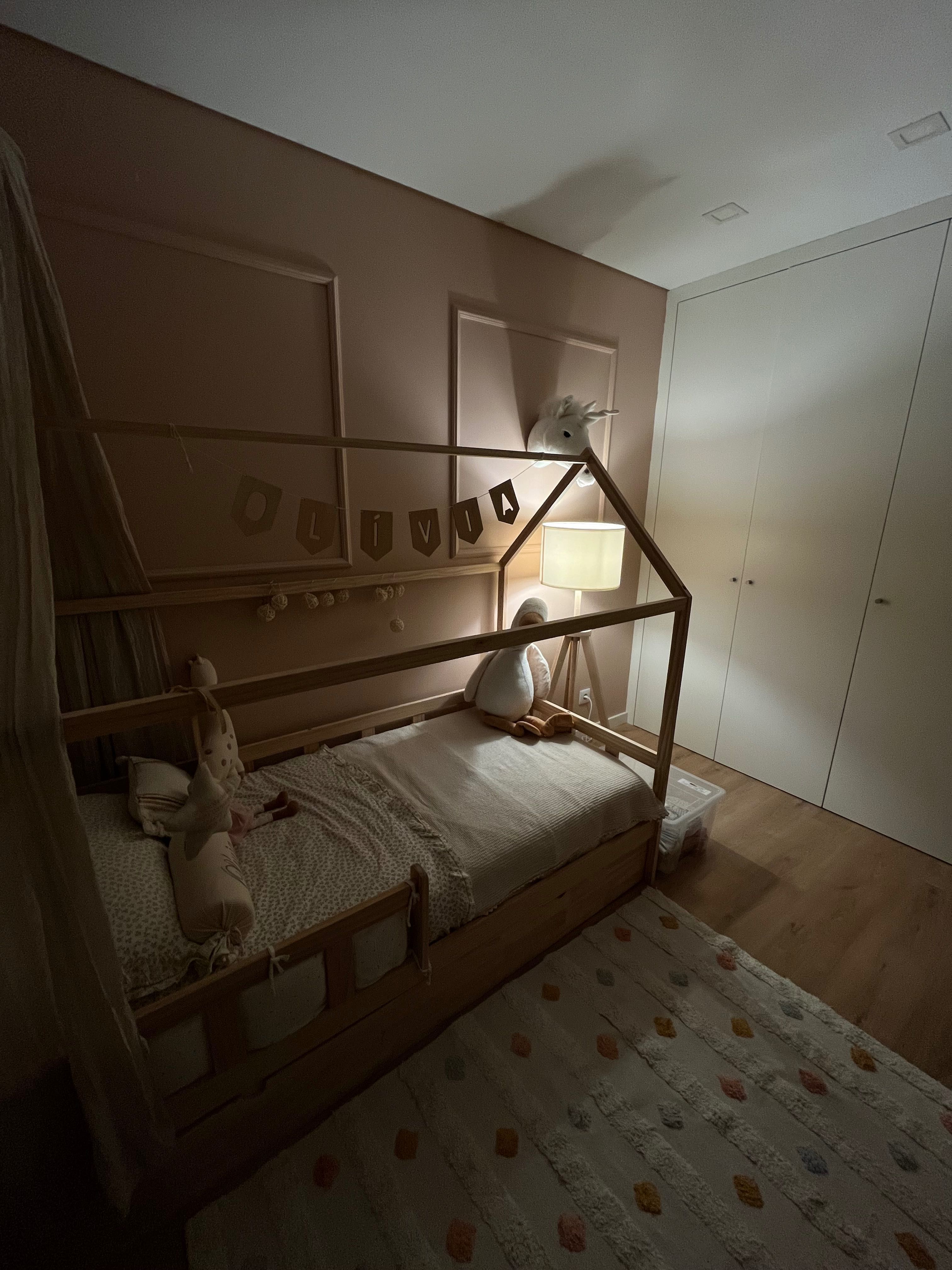 Cama infantil para dois colchões