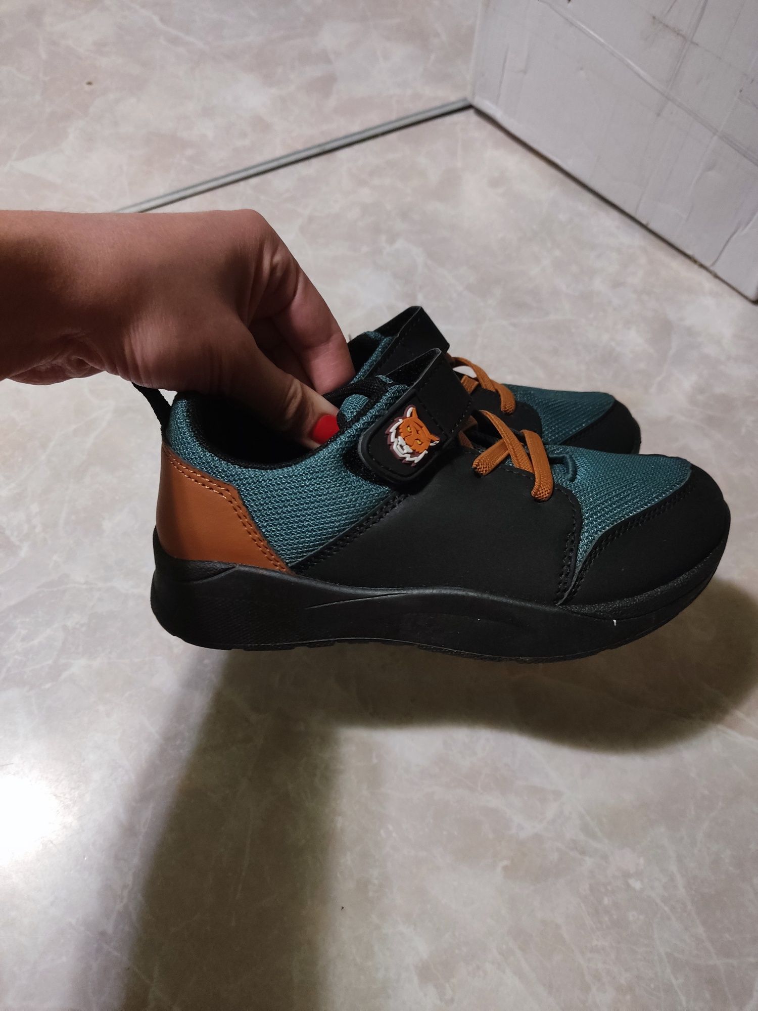 Кросівки кросовки взуття дитяче нове обув