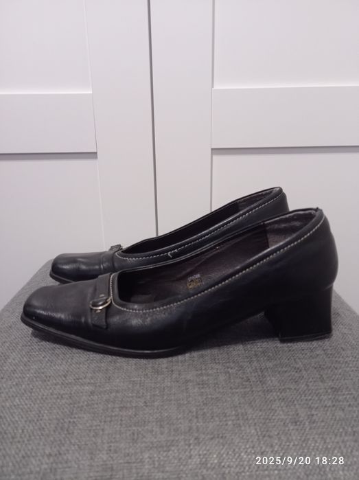 Buty 39 czółenka na małym słupku eleganckie wizytowe codzienne biurowe