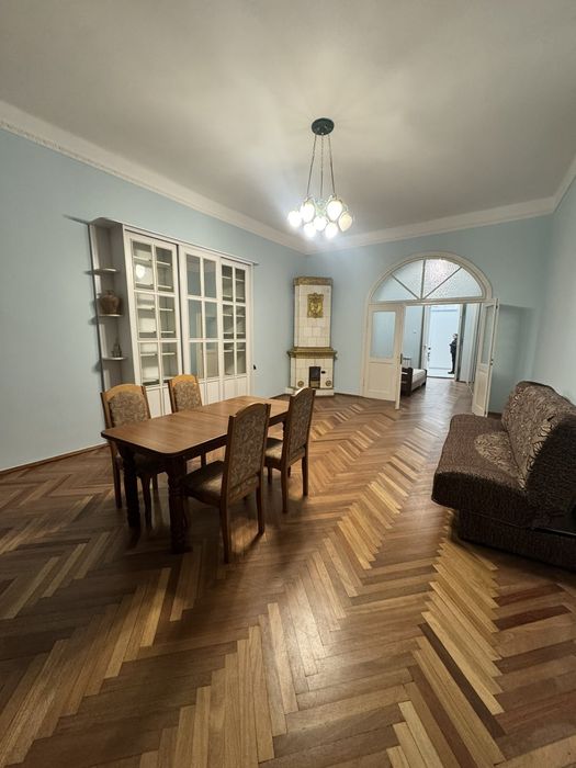 Оренда 2 кімнатної квартири в Галицькому районі міста. Площа Ринок