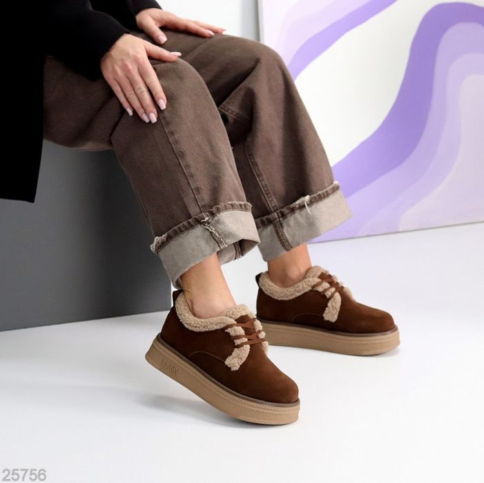 Жіночі шкіряні зимові черевики автоледі в кольорах