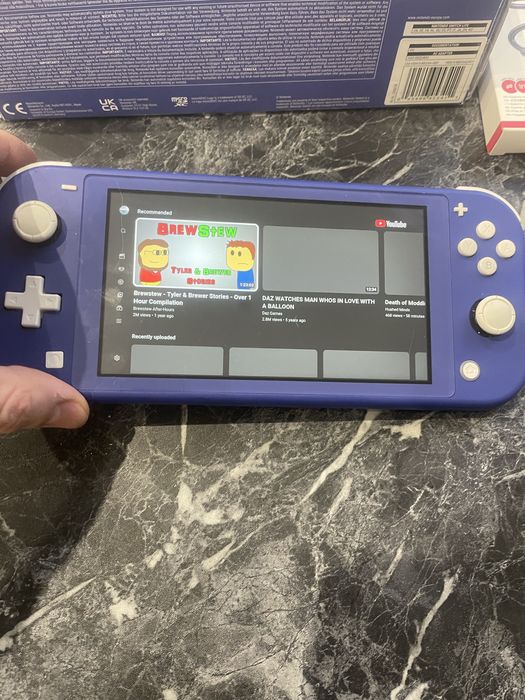 Ігрова консоль nintendo switch lite coral