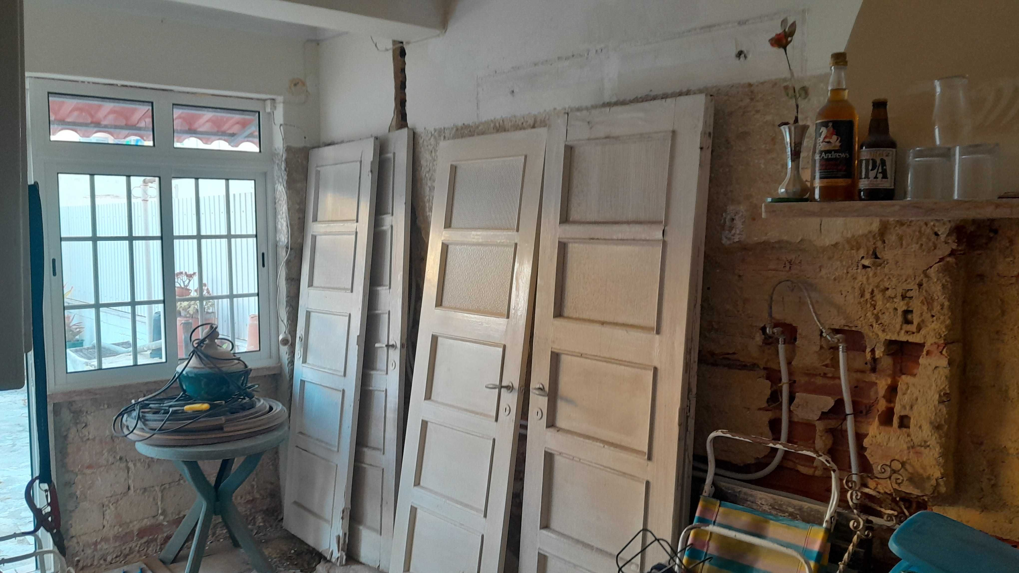 Vendo portas antigas