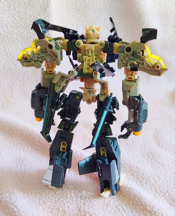 Skyhammer из серии игрушек MechTech Voyager по фильму «Трансформеры 3:
