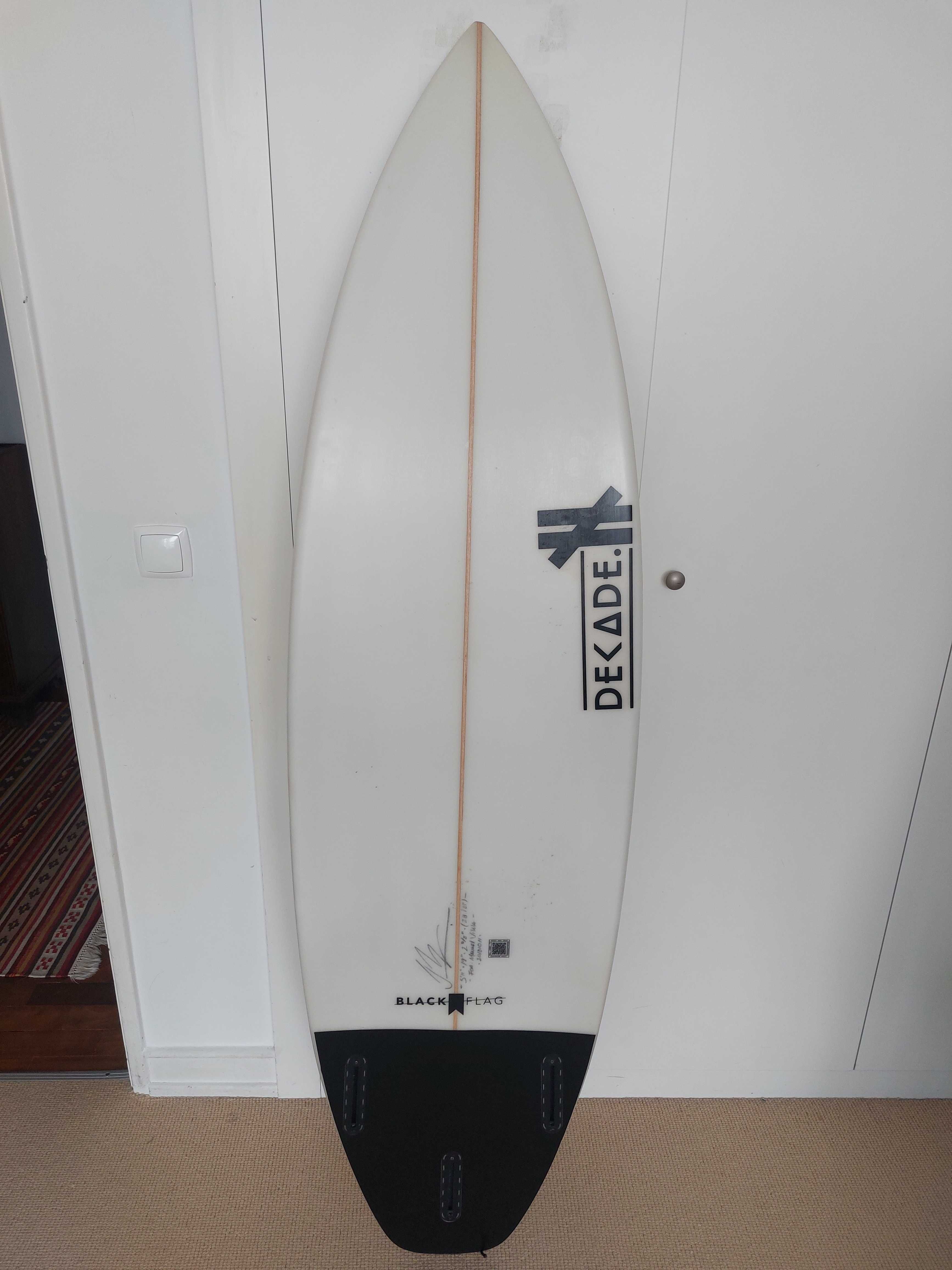 Prancha surf 5'11" Decade em bom estado