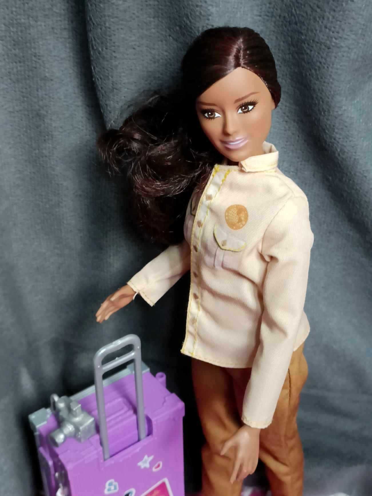 Lalka Barbie Podróżniczka + walizka / Mattel