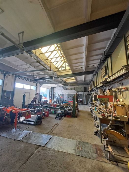 WARSZTAT wraz magazynami 250m2  oraz plac 1800m2