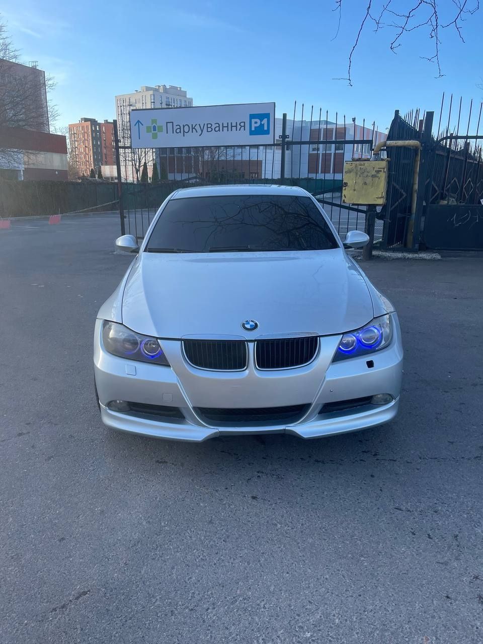 Продам BMW E90 318i