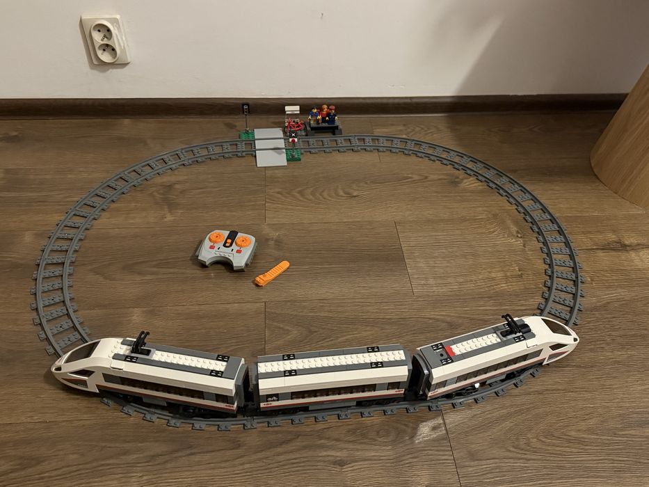 LEGO City 60051 Superszybki pociąg pasażerski