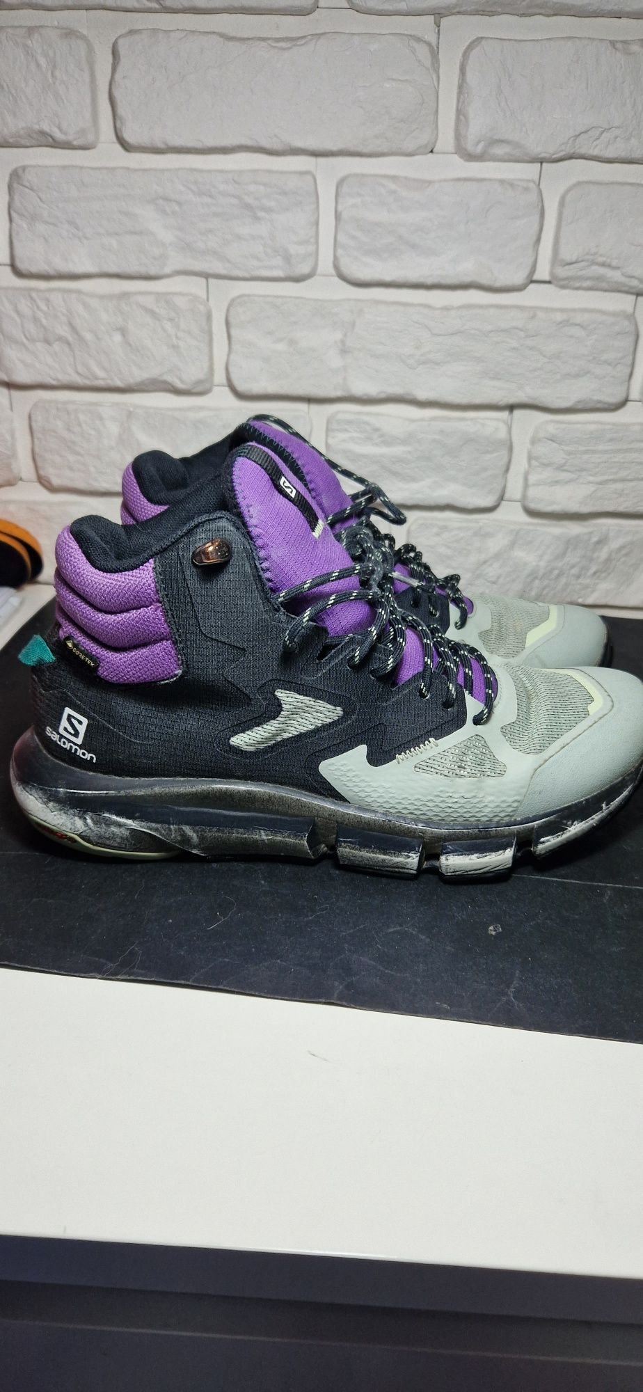 Salomon  42.   .