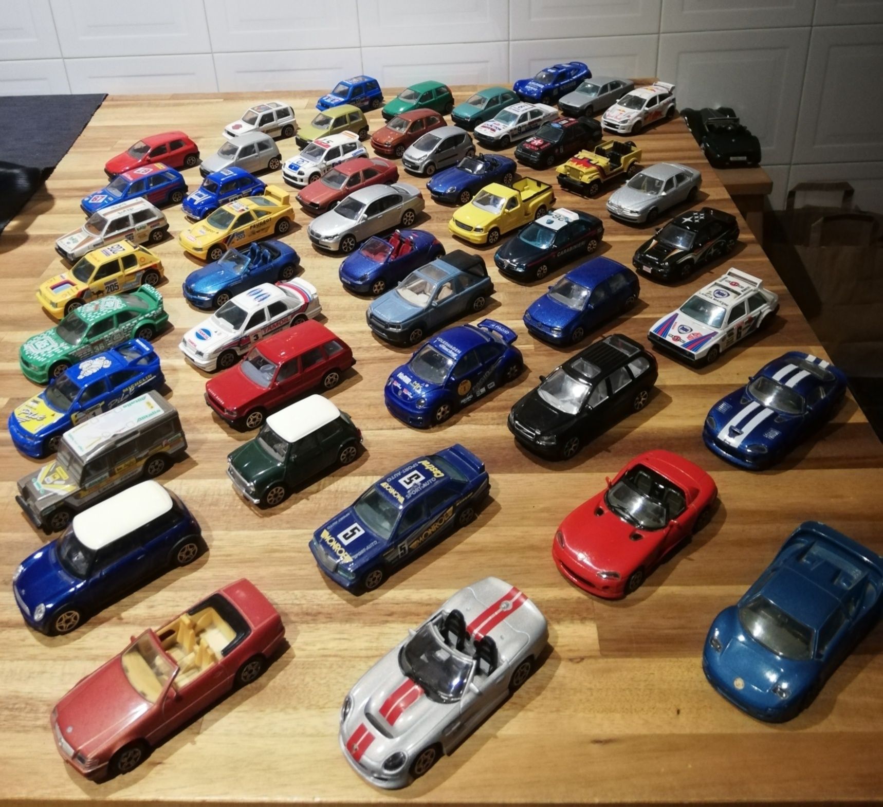 Carros Bburago 1:43 dos anos 80/90