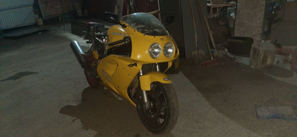 Мотоцикл Кавасакі ZXR-750