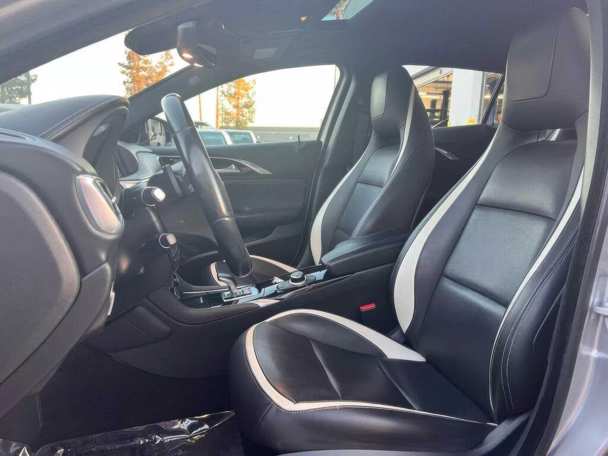 2018 Infiniti QX30 2.0t