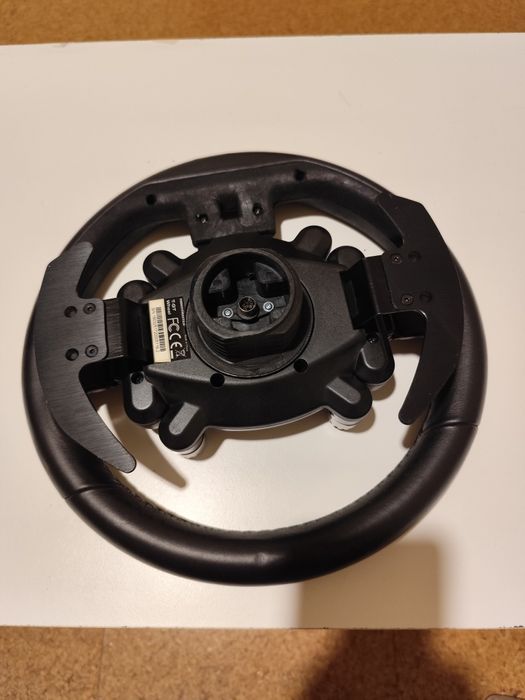 Thrustmaster T-GT com quatro opções de compra,