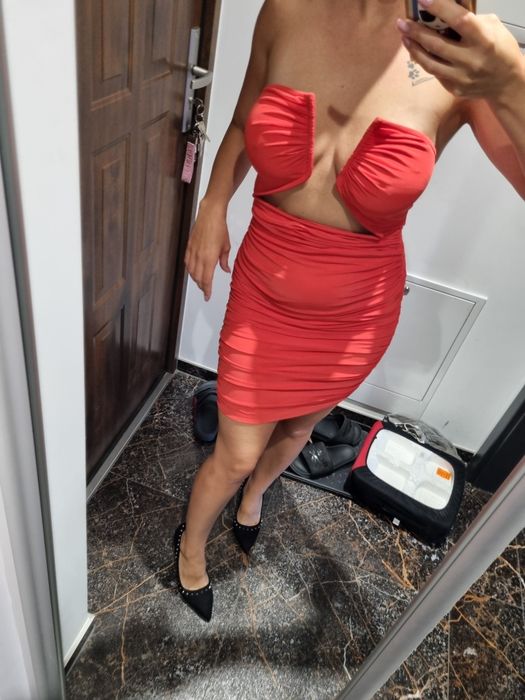 Czerwona sukienka L 40 nowa boohoo