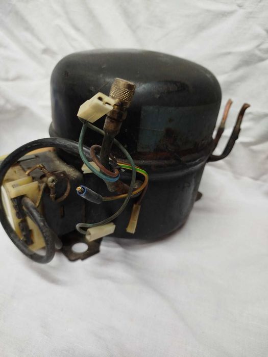 Компресор морозильной камеры вітрини