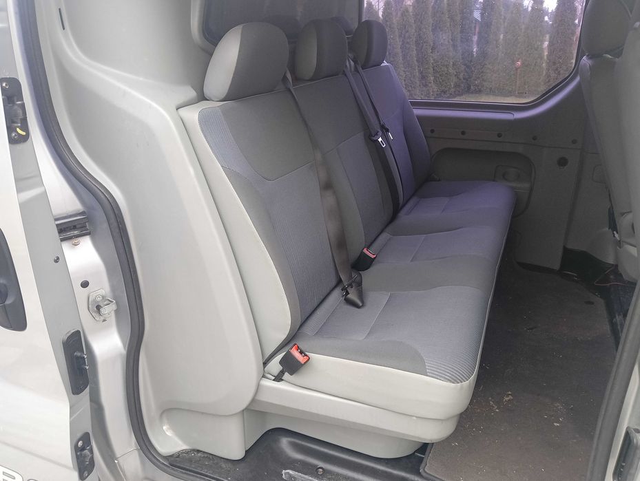 Opel Vivaro 2.0tdci 6 osób brygadówka lift