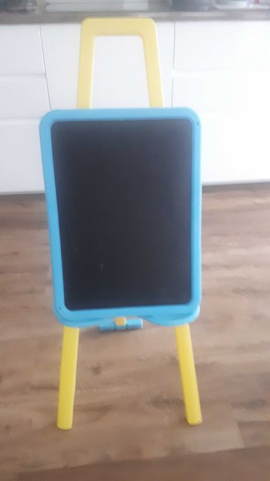 Tablica (kreda) dla dziecka ze stojakiem