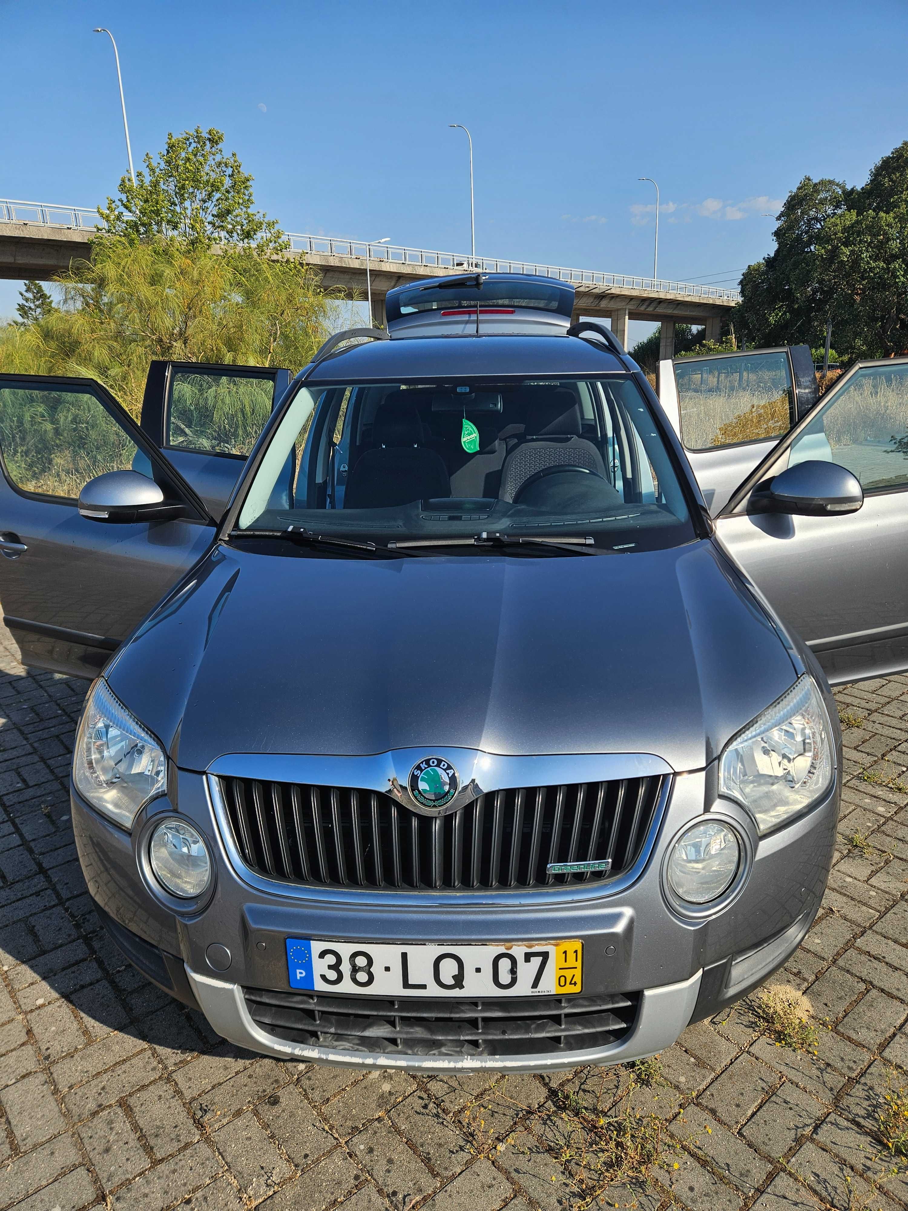 Skoda Yeti 1.6 TDI Experience | Nacional | Histórico Revisões