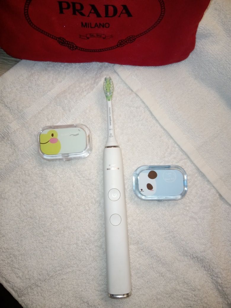 Ультразвуковая зубная щётка Sonycare, контейнер для линз...