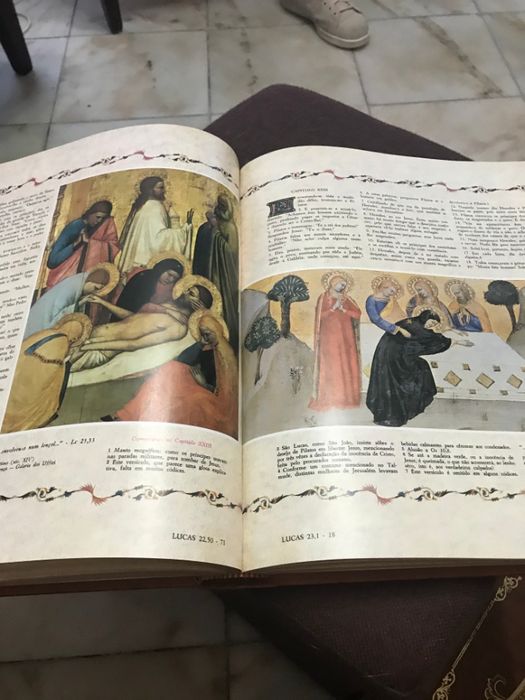 Colecção A Bíblia Antigo e Novo Testamento