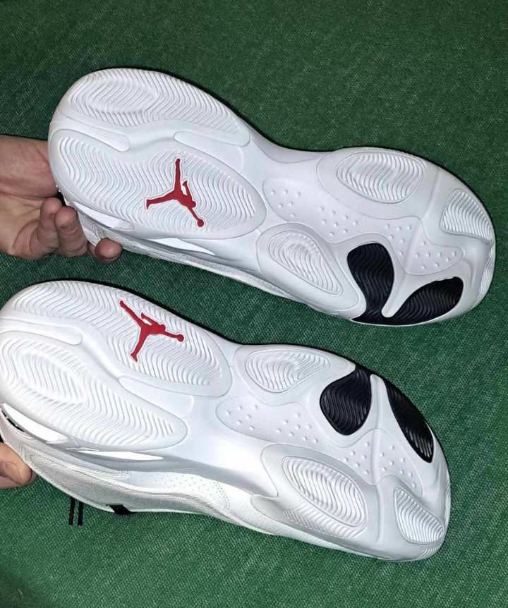 Jordan Max Aura 4