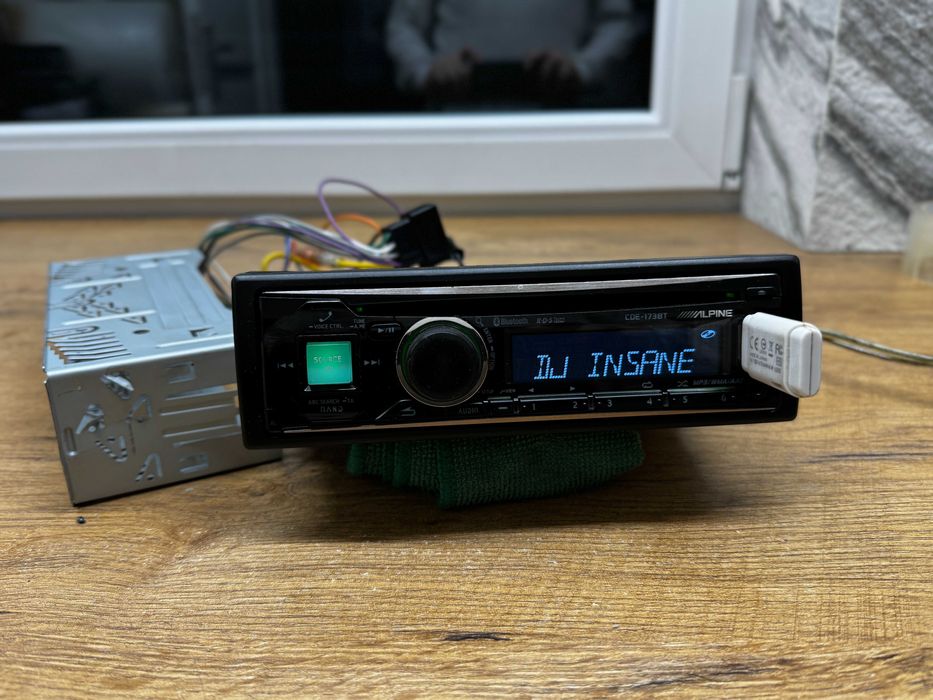 radioodtwarzacz samochodowy Alpine CDE-173BT