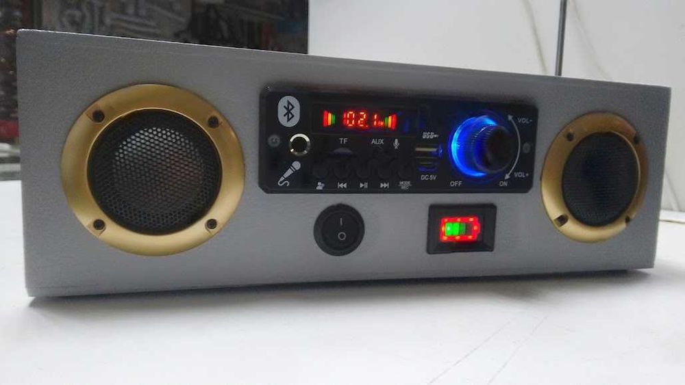 Музичний центр 3 + 3 Вт