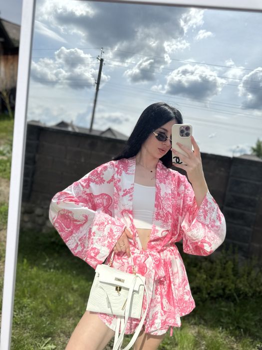 Костюм рожевий гарної якості