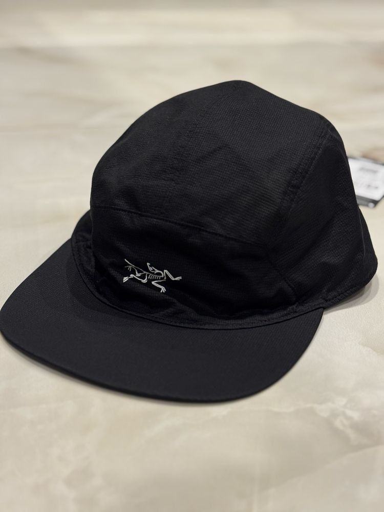 Кепка Arc'teryx Aerios 5 Panel Cap чорна оригінал оригинал
