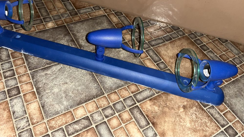 Lampa sufitowa niebieska
