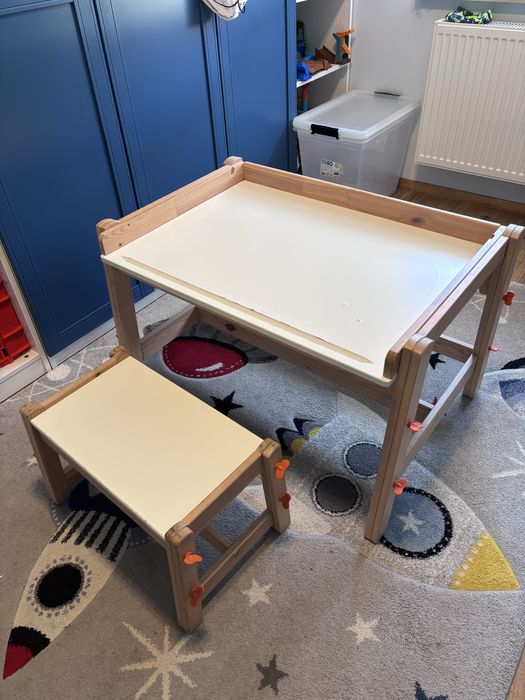 Biurko Ikea Flisat z stołkiem