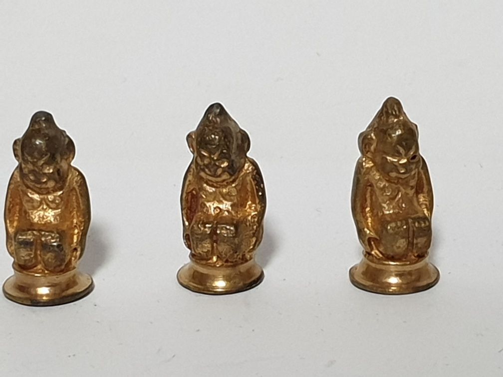 Conjunto de 3 raros antigos botões asiáticos figurativos dourados