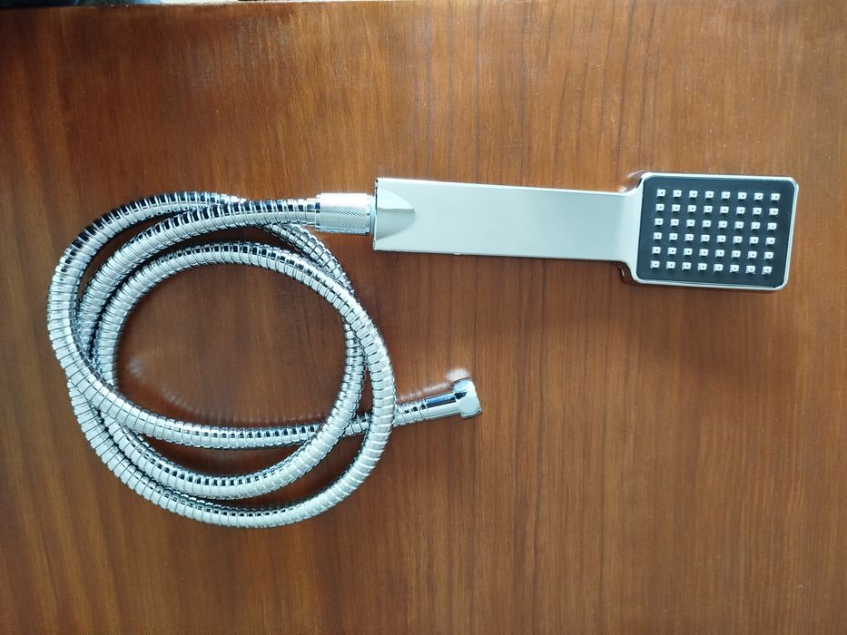 Chuveiro de mão cromado com bicha 1,50m